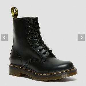 1460 WOMEN'S SMOOTH LEATHER LACE UP BOOTS